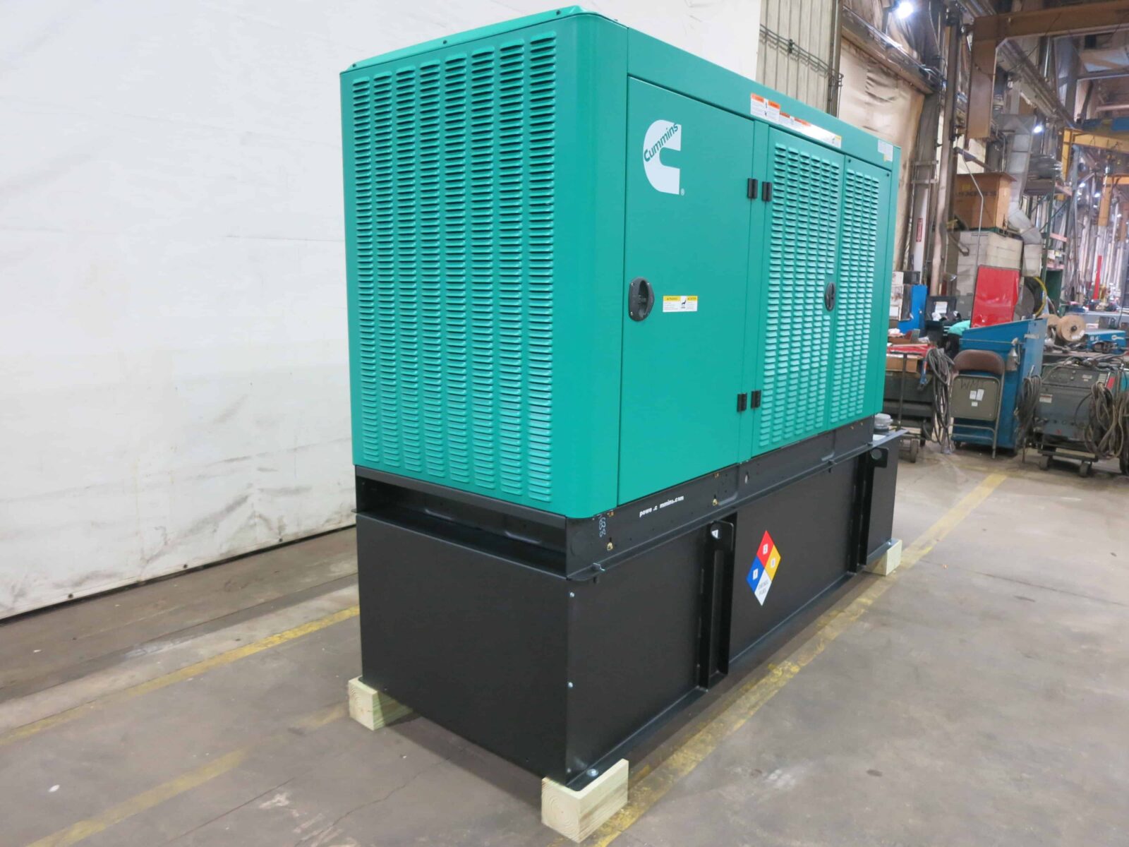 Cummins C200D6D 200 kW Diesel Generator Set CI Group