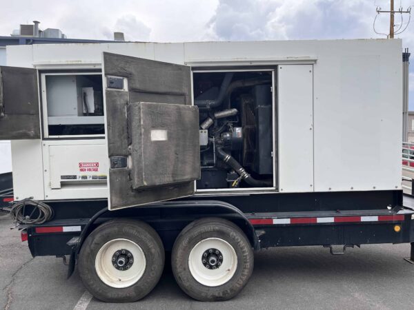 MQ DCA300 264kW Mobile Generator 32 scaled