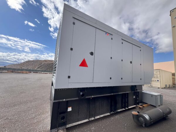 MTU DS500 500 kW 480V Diesel Generator Set 23 scaled