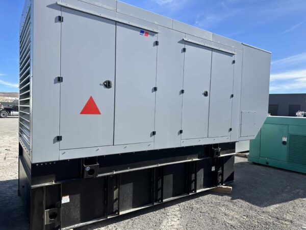 MTU DS500 500 kW 480V Diesel Generator Set 27