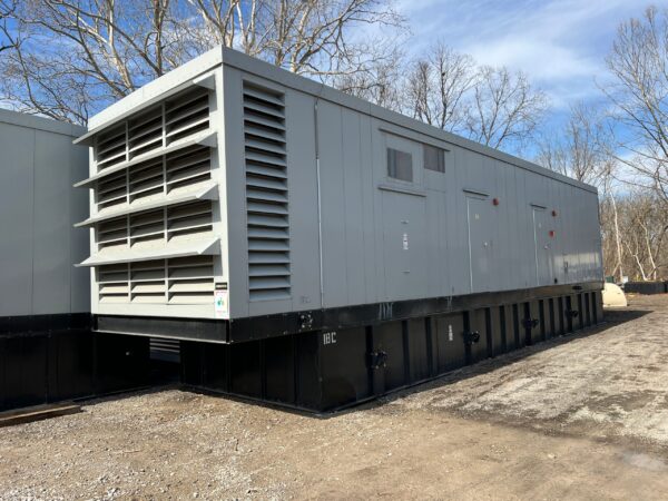 2016 Cat 3516C 2500 kW Sound Attenuated Diesel Generator Set - Image 4