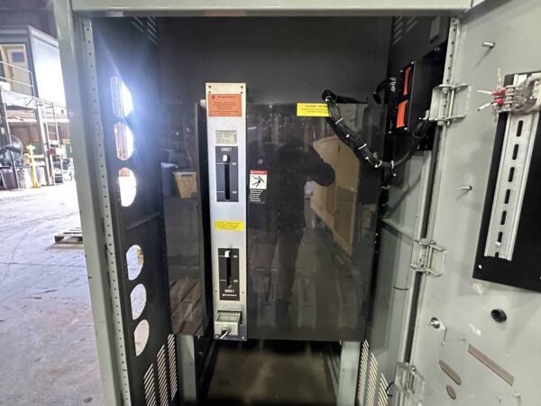 Cummins OTPCH 3000A 208V Automatic Transfer Switch - Image 4