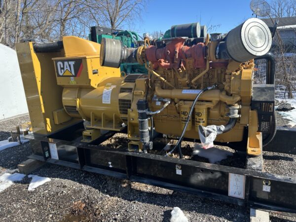 CAT C18 600 kW 480V Diesel Generator Set - Image 2