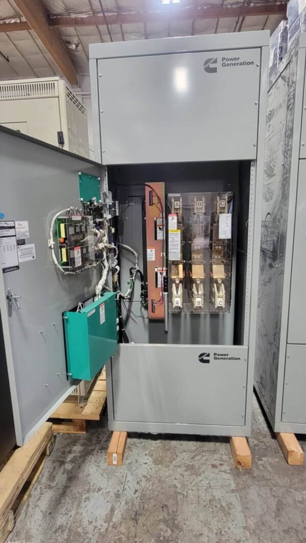 Cummins OTPCF 1600A 480V Automatic Transfer Switch - Image 2