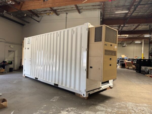 600 kVA 480V Self Contained Outdoor UPS System Rental - Image 3