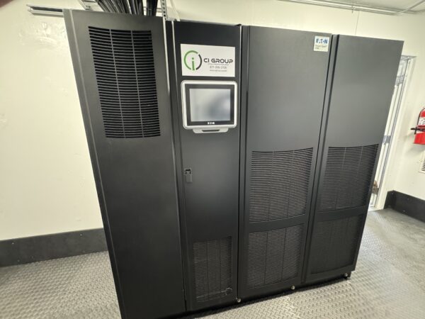 600 kVA 480V Self Contained Outdoor UPS System Rental - Image 5