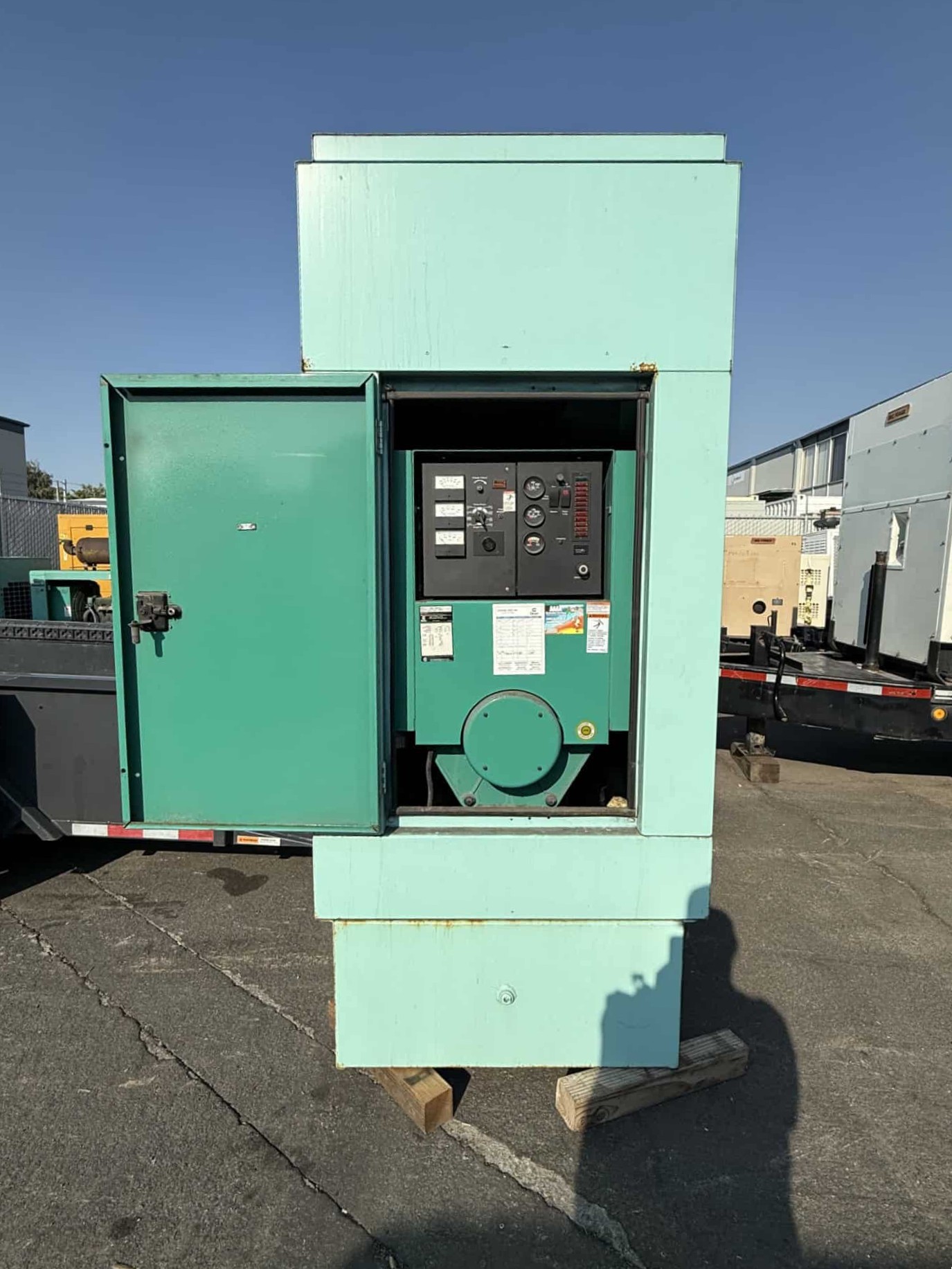 Cummins DGFC 200kW Diesel Generator Set 11 Cummins DGFC 200kW Diesel Generator Set - Image 4