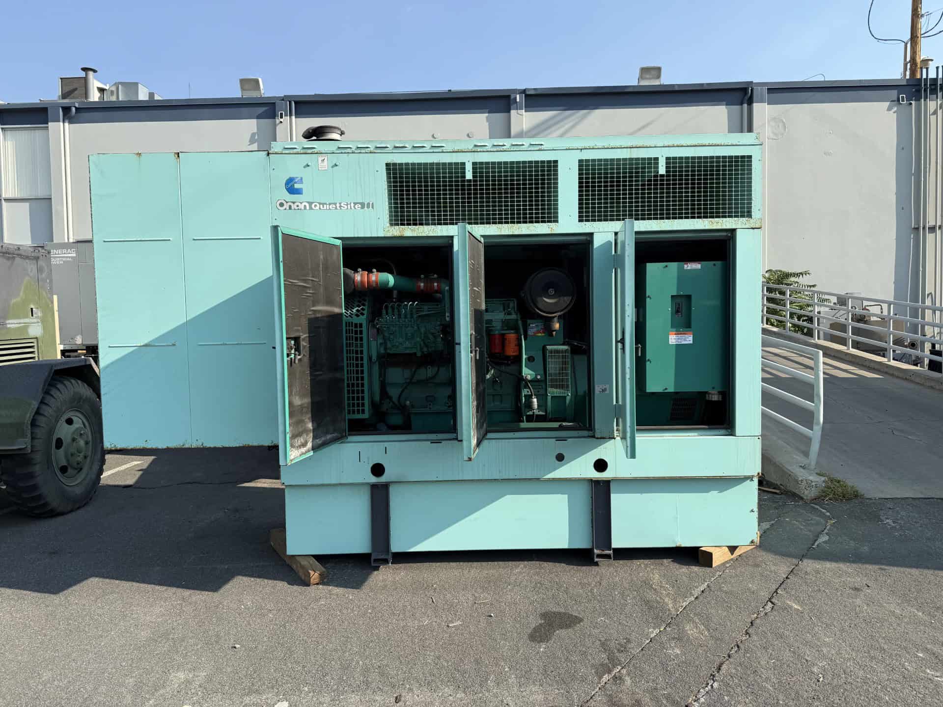 Cummins DGFC 200kW Diesel Generator Set 2 Cummins DGFC 200kW Diesel Generator Set - Image 3