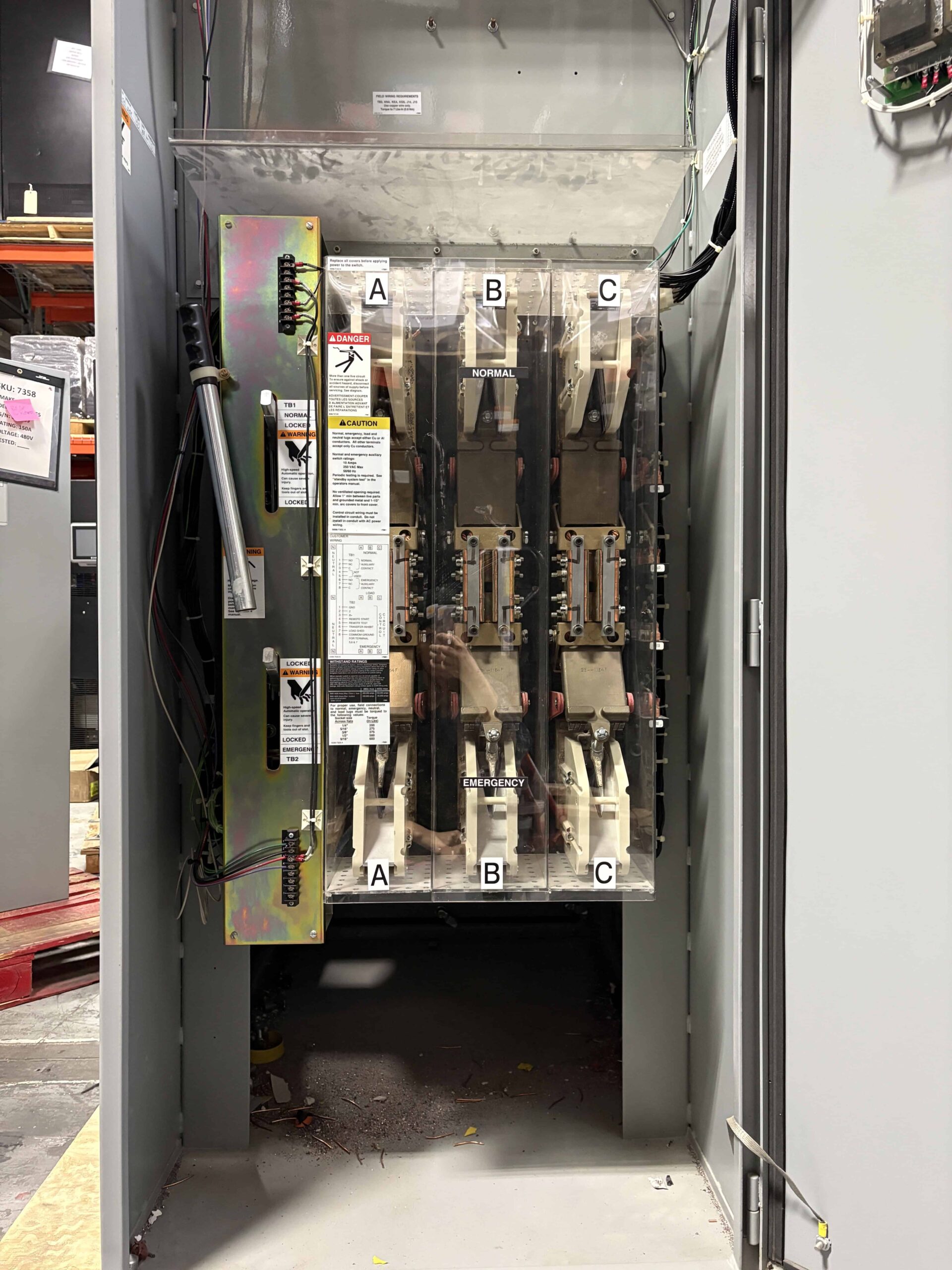 Cummins OTPCH 3000A 480V Automatic Transfer Switch 6 scaled Cummins OTPCH 3000A 480V Nema 3R Automatic Transfer Switch - Image 3