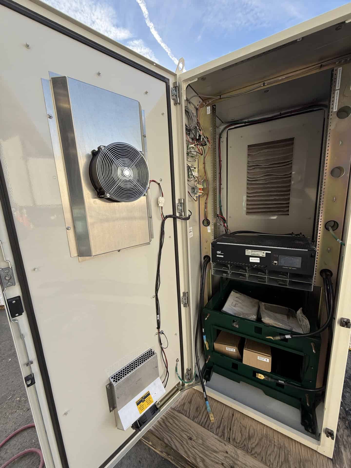 Purcell 48V DC Battery Cabinet 3 Purcell -48V DC Battery Cabinet - Image 2