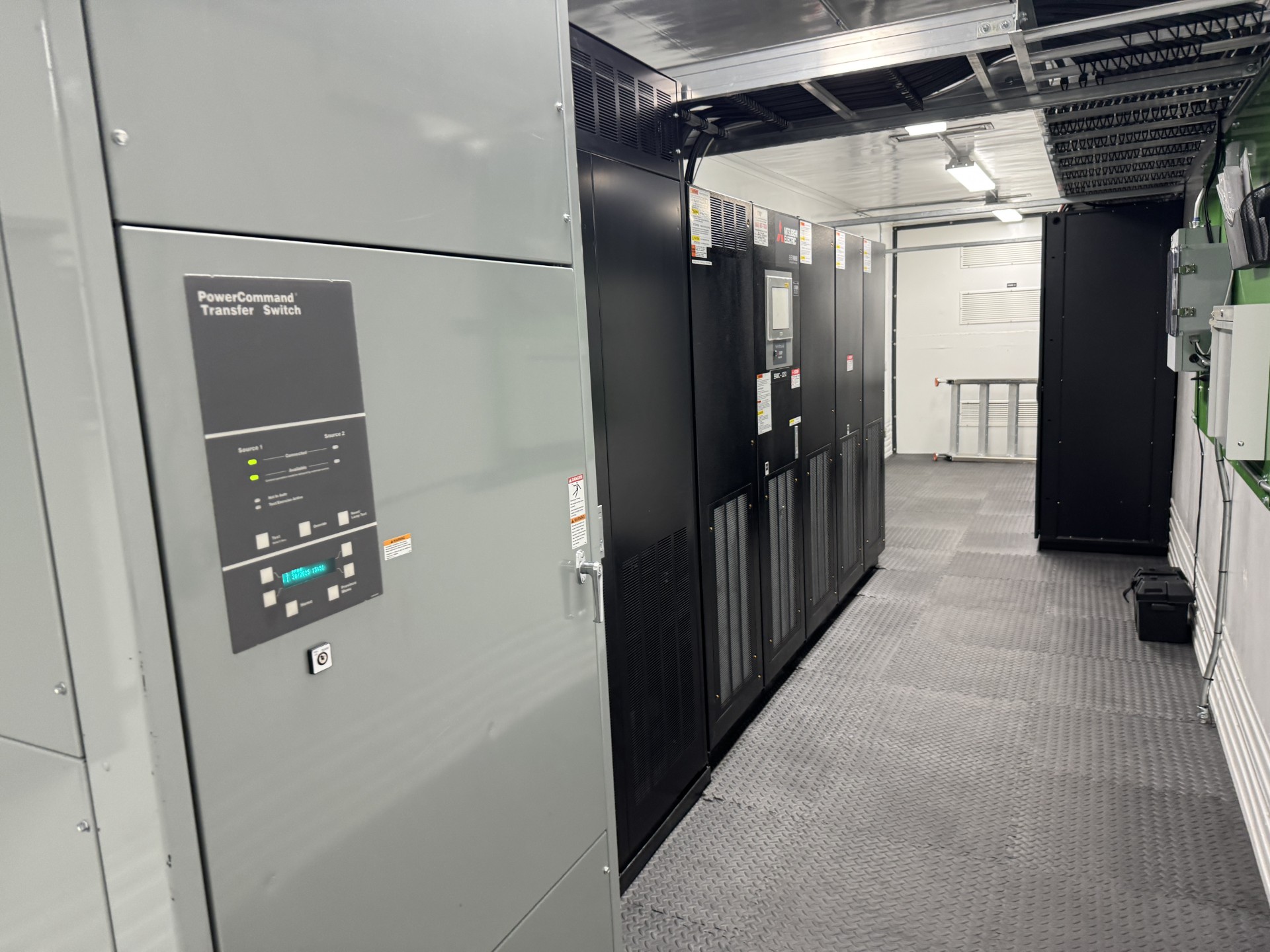 Zeus Mitsubishi 9900CX 1050kVA 480V Self Contained Outdoor UPS System Rental 1 1050 kVA 480V Self Contained Outdoor UPS System Rental - Image 3