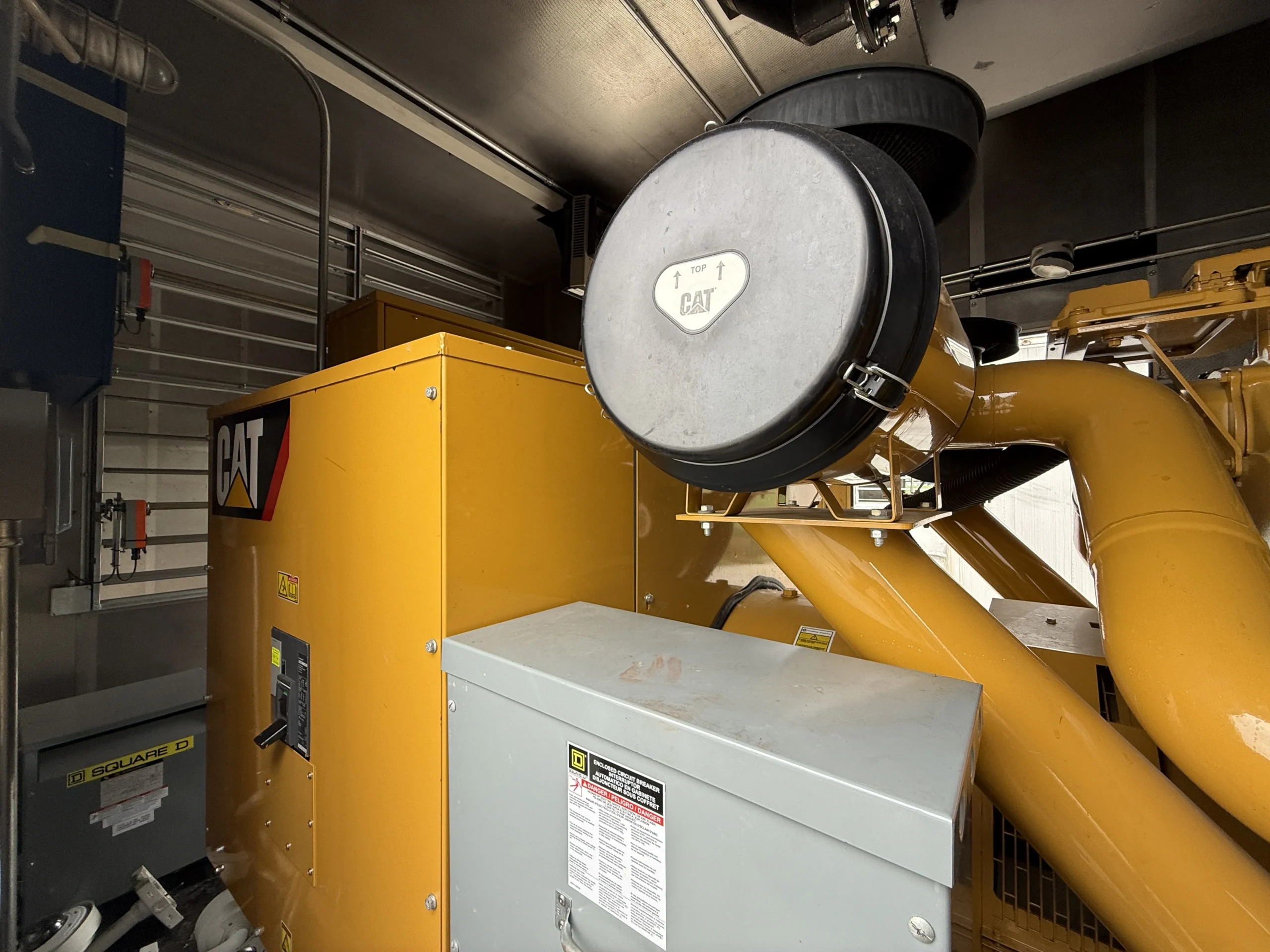 2011 CAT C27 750kW Air Cleaner and Circuit Breaker scaled 1 CAT C27 750kW 480V Diesel Generator Set - Image 24