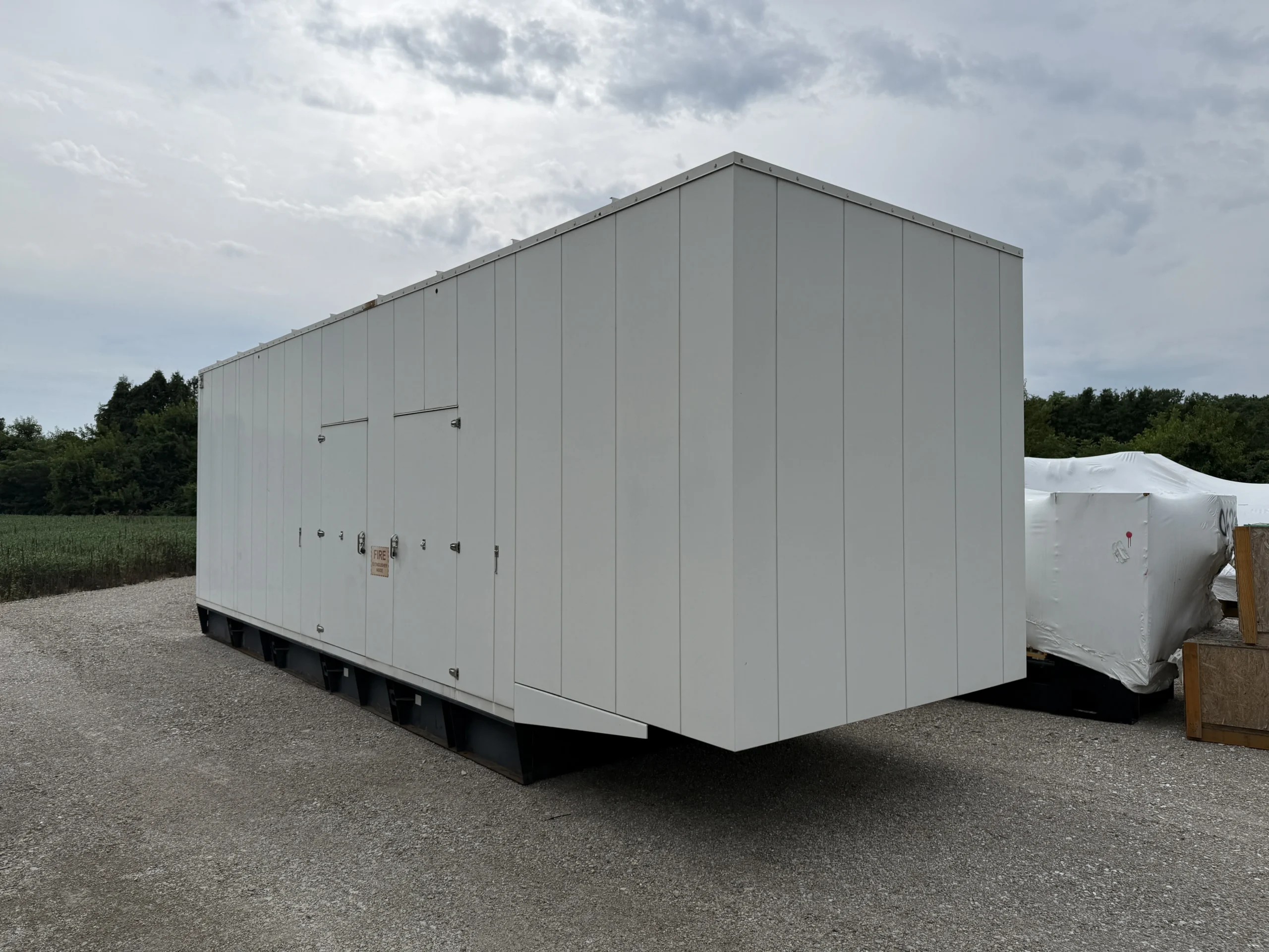 2011 CAT C27 750kW Generator Enclosure Rear Right scaled 1 CAT C27 750kW 480V Diesel Generator Set - Image 4