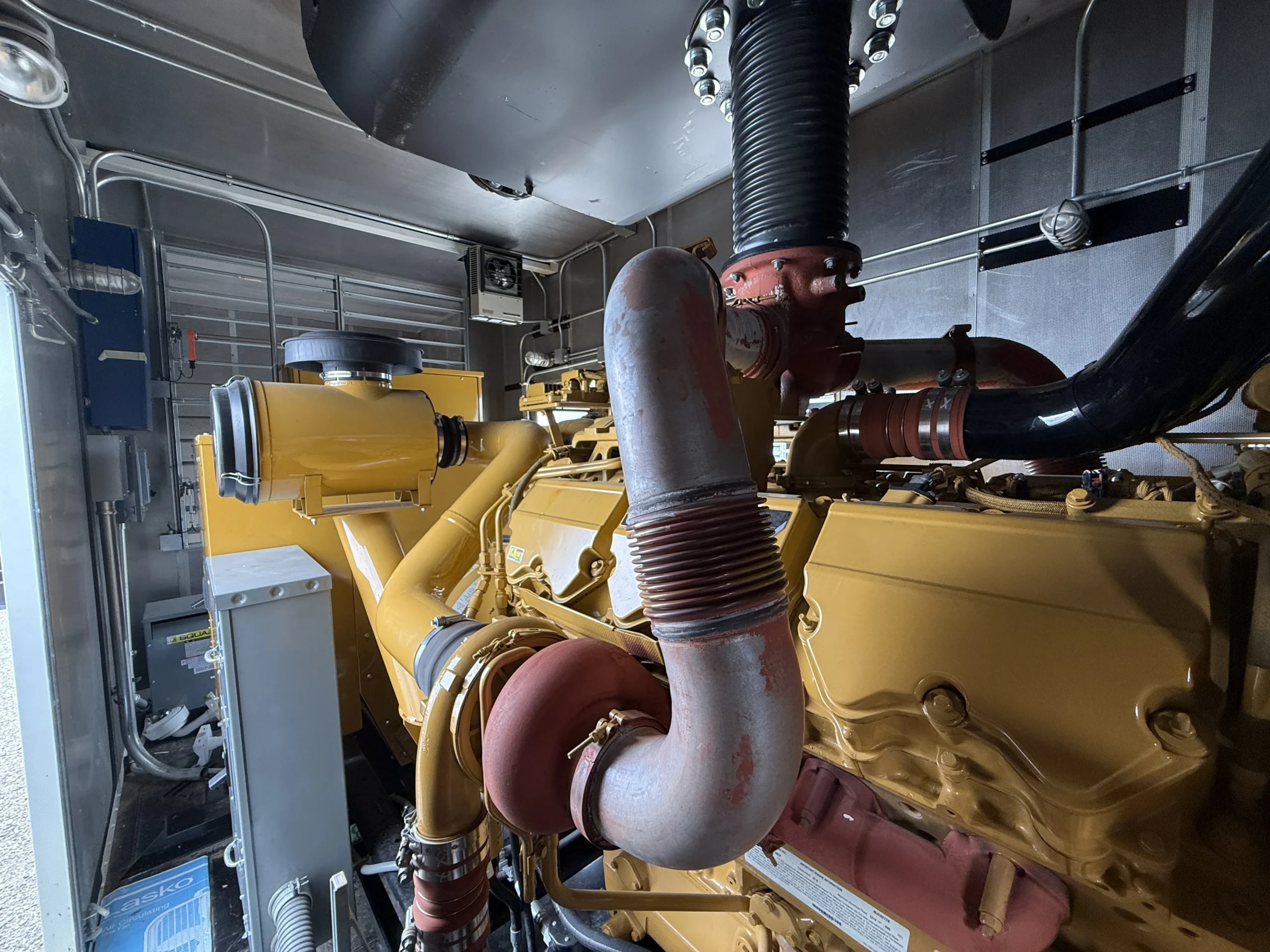 2011 CAT C27 750kW Turbocharger and Air Intake Side scaled 1 CAT C27 750kW 480V Diesel Generator Set - Image 30