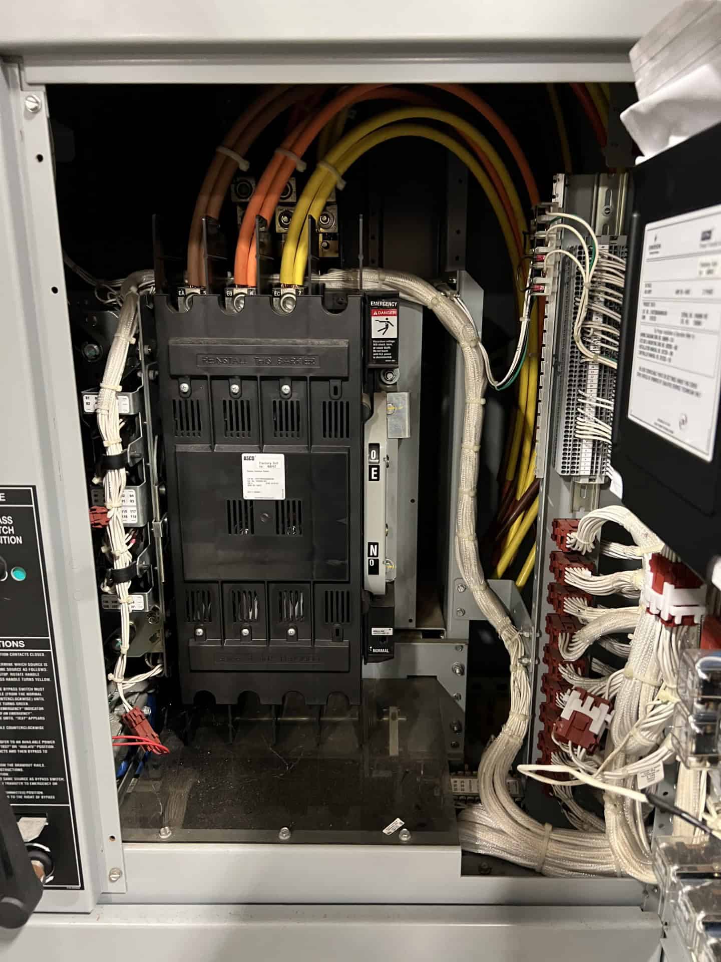 ASCO 7000 Series 400A 480V Nema 3R ATS 4 ASCO 7000 Series 400A 480V Nema 3R Automatic Transfer Switch - Image 3